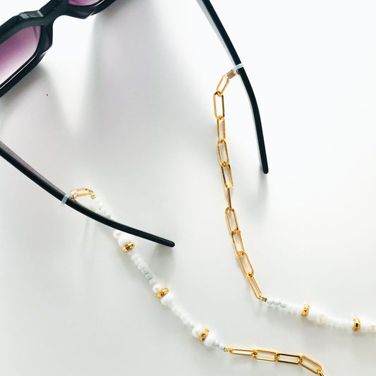 PEARLS/WHITE BEADS