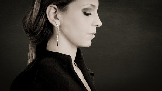 LEAVES CHAIN MONO EARRING